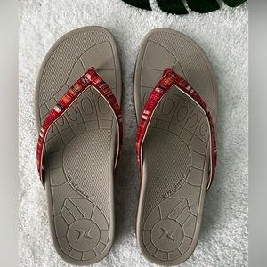 NWOT Aetrex Flip Flops
